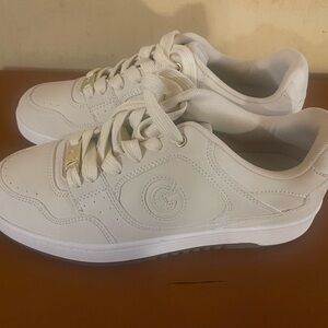 GBG Los Angeles White Athletic Shoes